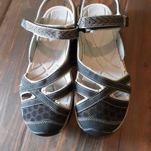 KEEN Sage Ankle Womens sandal water shoe 7.5 & 8